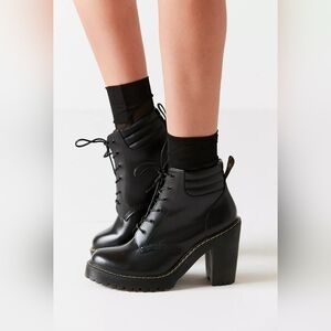 Dr. Martens Persephone Buttero Lace-Up Ankle Boot black size 5